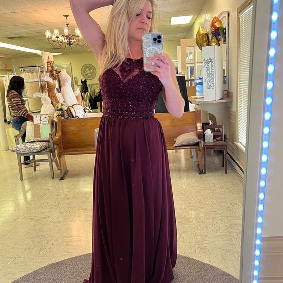 Mori Lee Dresses & Skirts - Formal dress sz 6